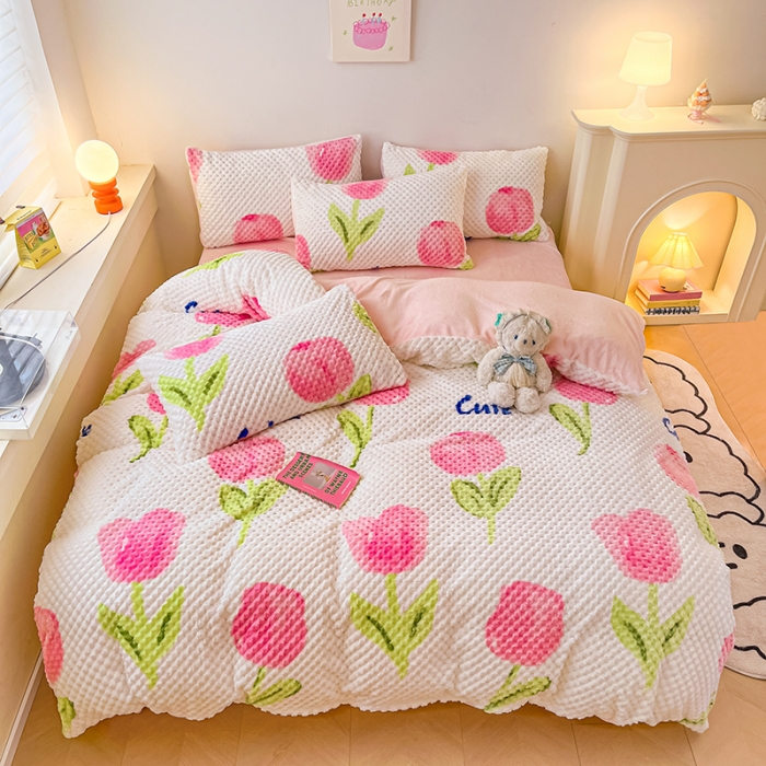 91家纺网 家纺一手货源 找家纺 澳梵家居 2023新款印花豆豆绒牛奶绒四件套 粉色郁金香