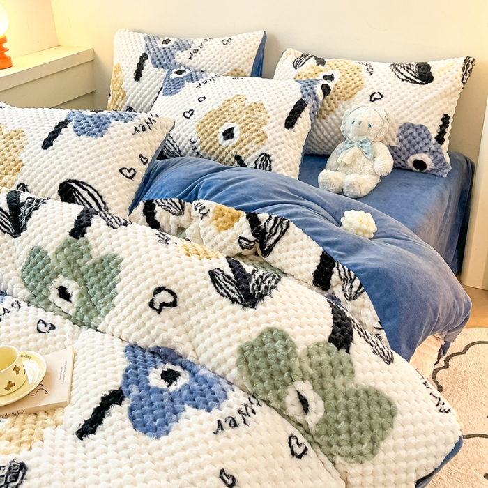 91家纺网 家纺一手货源 找家纺 澳梵家居 2023新款印花豆豆绒牛奶绒四件套 花季