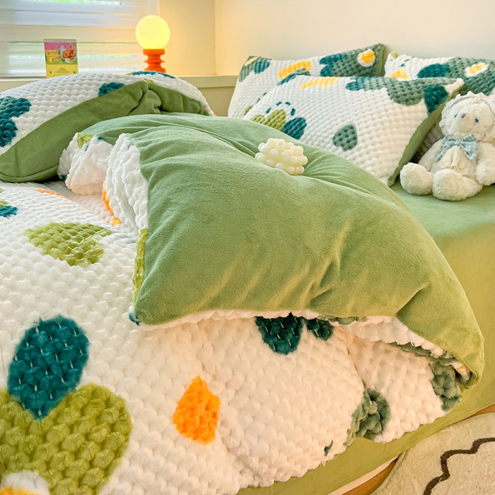 91家纺网 家纺一手货源 找家纺 澳梵家居 2023新款印花豆豆绒牛奶绒四件套 绿色心情