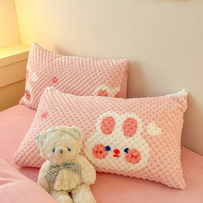 91家纺网 家纺一手货源 找家纺 澳梵家居 2023新款印花豆豆绒牛奶绒四件套 奶油味兔兔