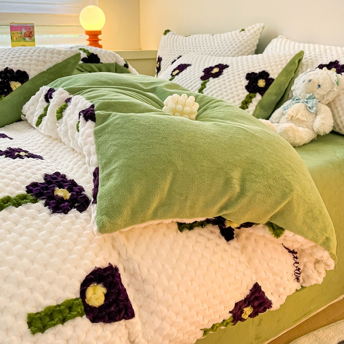 91家纺网 家纺一手货源 找家纺 澳梵家居 2023新款印花豆豆绒牛奶绒四件套 小花花