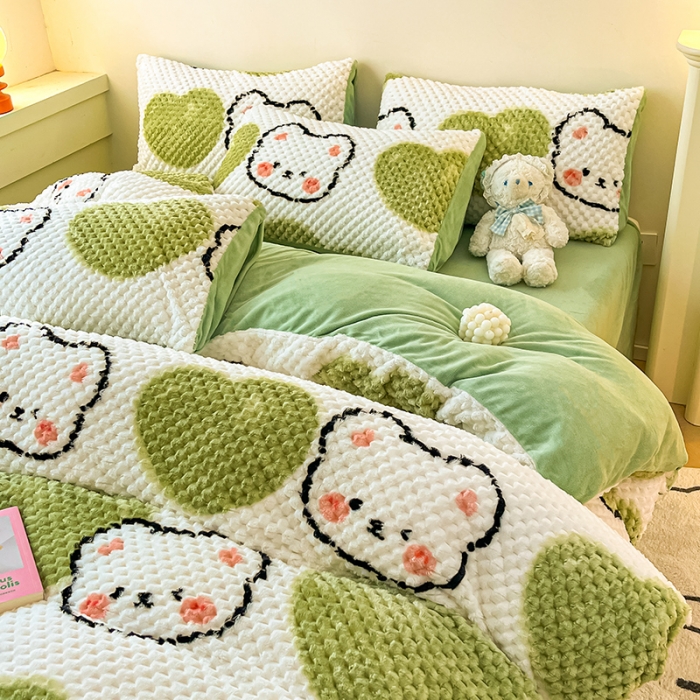 91家纺网 家纺一手货源 找家纺 澳梵家居 2023新款印花豆豆绒牛奶绒四件套 幸运小熊