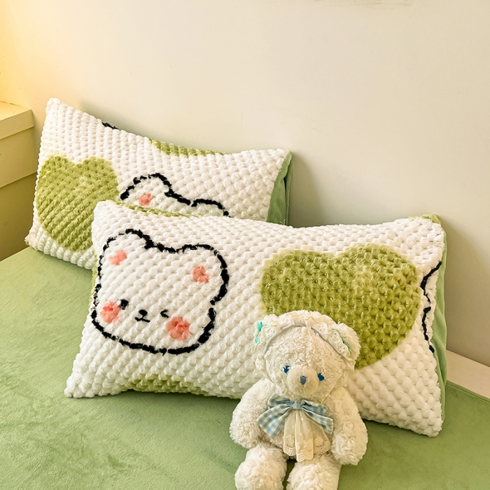 91家纺网 家纺一手货源 找家纺 澳梵家居 2023新款印花豆豆绒牛奶绒四件套 幸运小熊