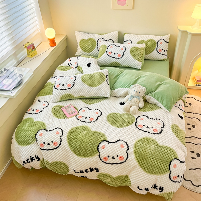 91家纺网 家纺一手货源 找家纺 澳梵家居 2023新款印花豆豆绒牛奶绒四件套 幸运小熊