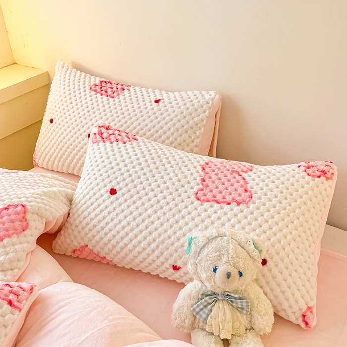 91家纺网 家纺一手货源 找家纺 澳梵家居 2023新款印花豆豆绒牛奶绒四件套 一只兔兔