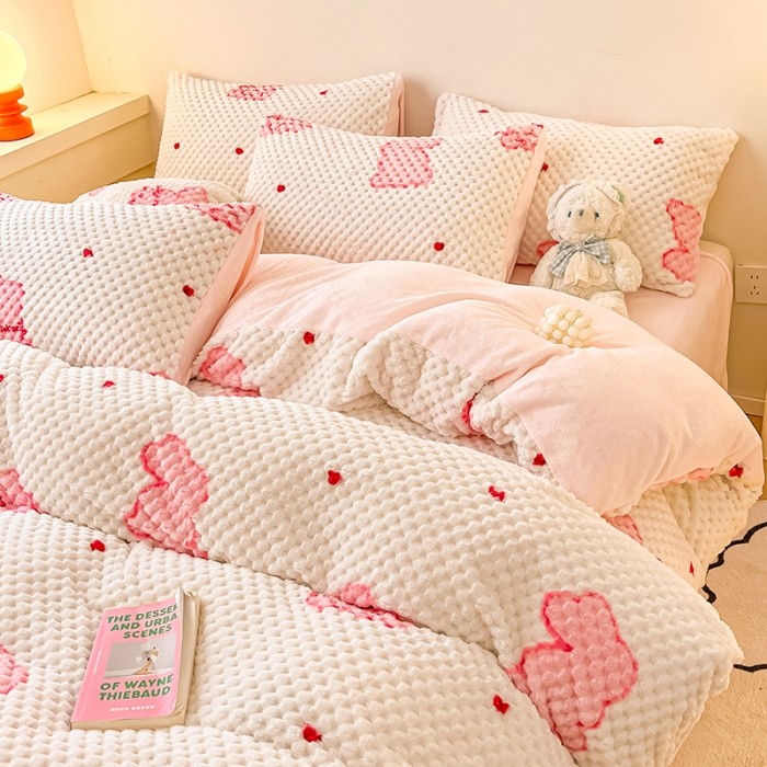 91家纺网 家纺一手货源 找家纺 澳梵家居 2023新款印花豆豆绒牛奶绒四件套 一只兔兔