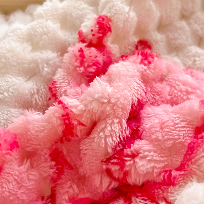 91家纺网 家纺一手货源 找家纺 澳梵家居 2023新款印花豆豆绒牛奶绒四件套 一只兔兔