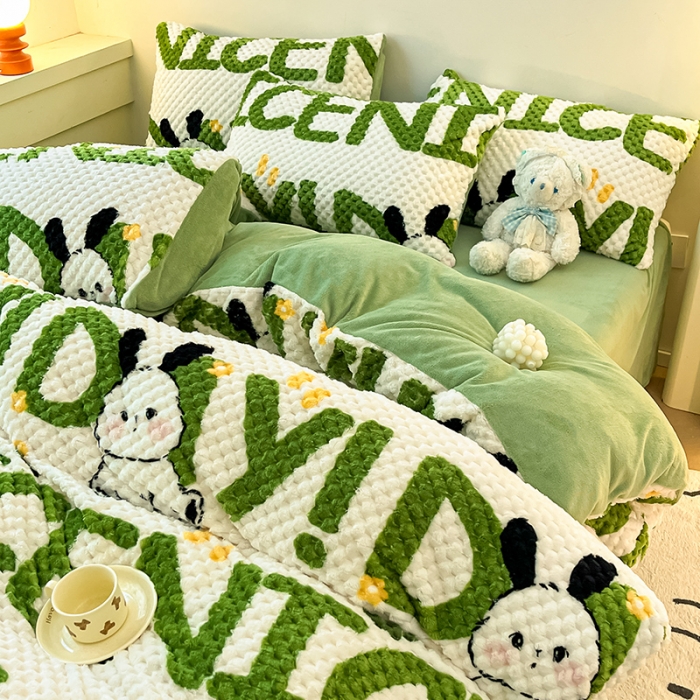 91家纺网 家纺一手货源 找家纺 澳梵家居 2023新款印花豆豆绒牛奶绒四件套 字母兔兔