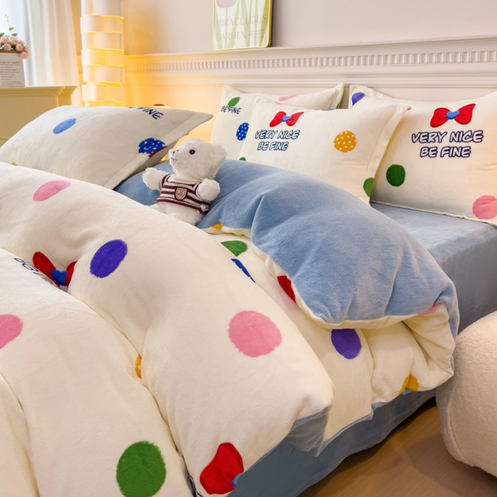 91家纺网 家纺一手货源 找家纺 宜家坊 2023新款小清新加厚印花牛奶绒四件套 简单款-彩色波点