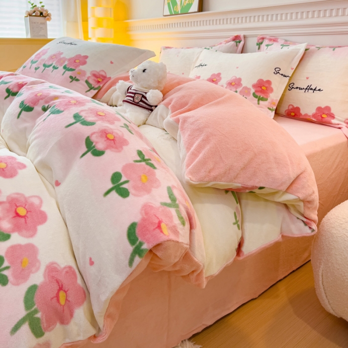 91家纺网 家纺一手货源 找家纺 宜家坊 2023新款小清新加厚印花牛奶绒四件套 简单款-花香四溢