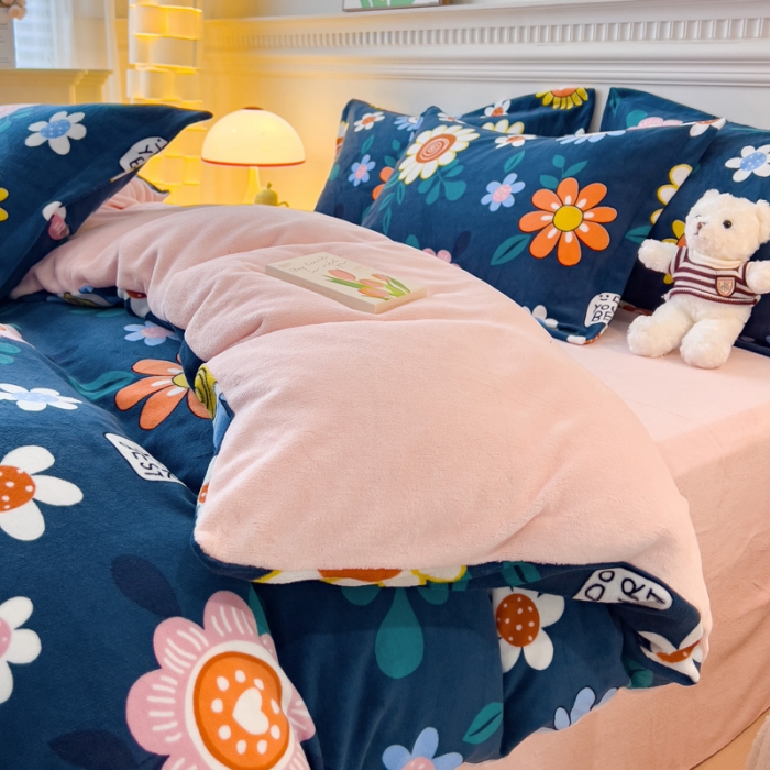 91家纺网 家纺一手货源 找家纺 宜家坊 2023新款小清新加厚印花牛奶绒四件套 简单款-秘密花园