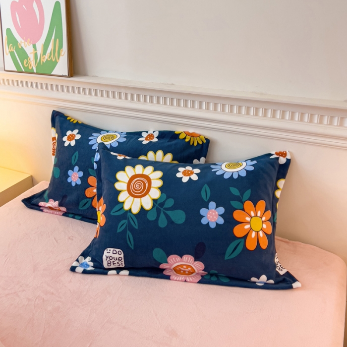 91家纺网 家纺一手货源 找家纺 宜家坊 2023新款小清新加厚印花牛奶绒四件套 简单款-秘密花园