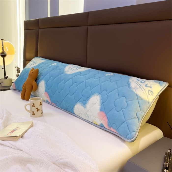 91家纺网 家纺一手货源 找家纺 梦舒羽 2025新款牛奶绒夹棉长枕套宿舍双人枕芯套 爱意浓浓