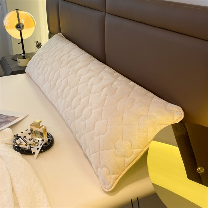 91家纺网 家纺一手货源 找家纺 梦舒羽 2025新款牛奶绒夹棉长枕套宿舍双人枕芯套 米黄