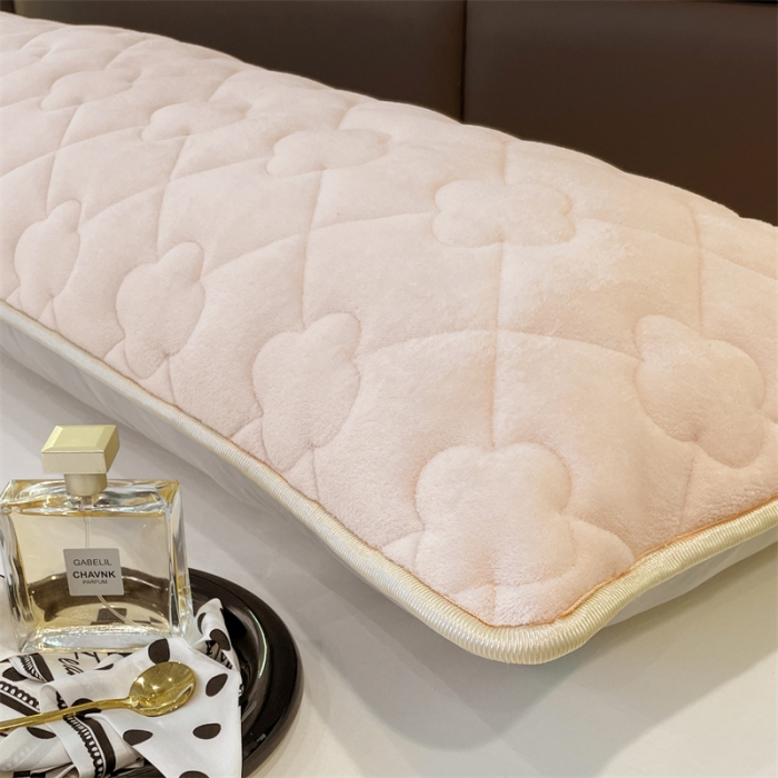 91家纺网 家纺一手货源 找家纺 梦舒羽 2025新款牛奶绒夹棉长枕套宿舍双人枕芯套 米黄