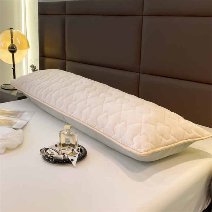 91家纺网 家纺一手货源 找家纺 梦舒羽 2025新款牛奶绒夹棉长枕套宿舍双人枕芯套 米黄