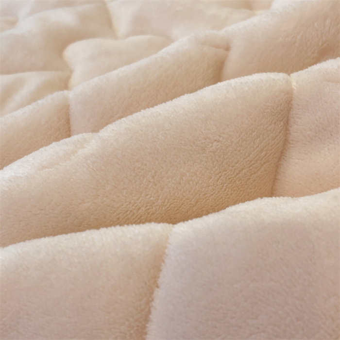 91家纺网 家纺一手货源 找家纺 梦舒羽 2025新款牛奶绒夹棉长枕套宿舍双人枕芯套 米黄