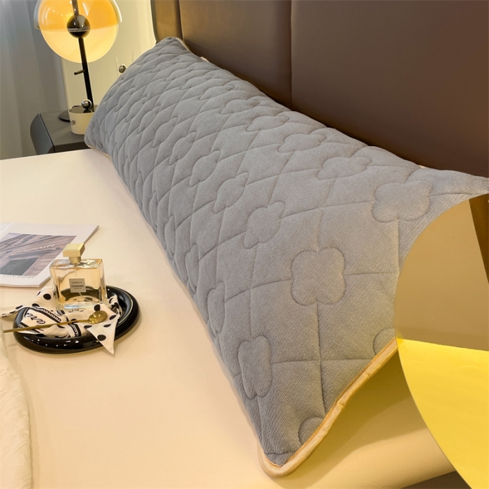 91家纺网 家纺一手货源 找家纺 梦舒羽 2025新款牛奶绒夹棉长枕套宿舍双人枕芯套 银优灰