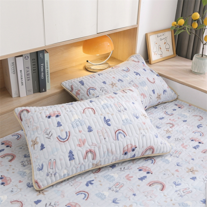 91家纺网 家纺一手货源 找家纺 美优兰 2025秋冬新款牛奶绒榻榻米垫床盖（可定制） 可爱甜心