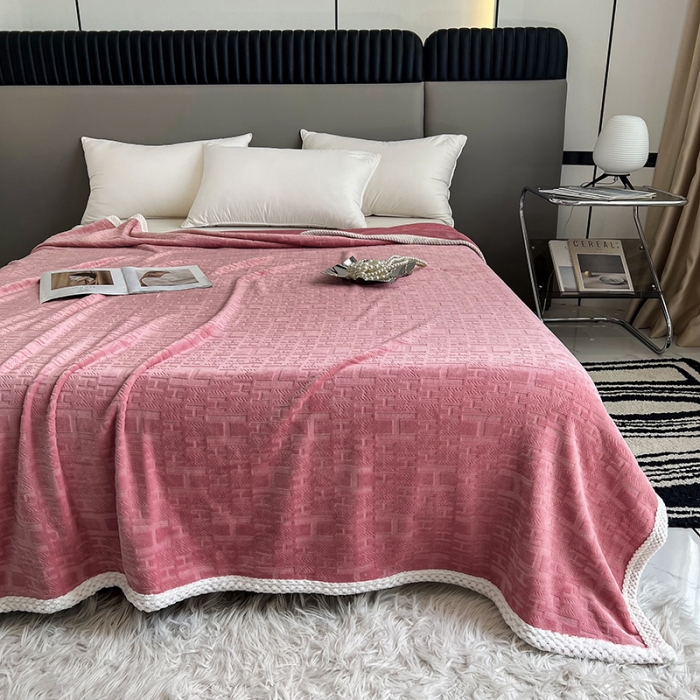 91家纺网 家纺一手货源 找家纺 小米笠 2023新款立体剪花牛奶绒毯 赫本粉