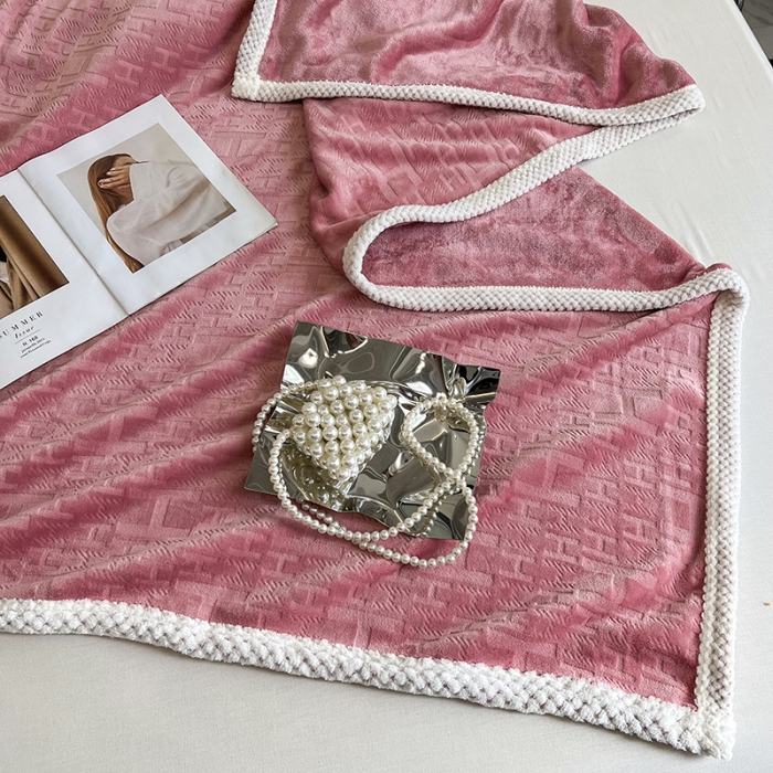 91家纺网 家纺一手货源 找家纺 小米笠 2023新款立体剪花牛奶绒毯 赫本粉