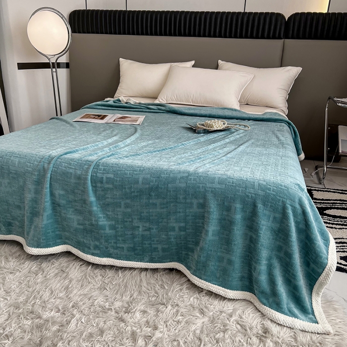 91家纺网 家纺一手货源 找家纺 小米笠 2023新款立体剪花牛奶绒毯 松霜绿