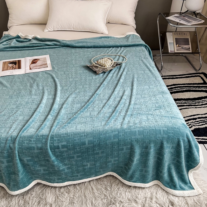 91家纺网 家纺一手货源 找家纺 小米笠 2023新款立体剪花牛奶绒毯 松霜绿