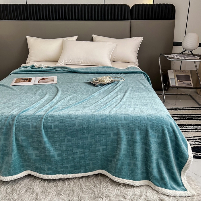 91家纺网 家纺一手货源 找家纺 小米笠 2023新款立体剪花牛奶绒毯 松霜绿