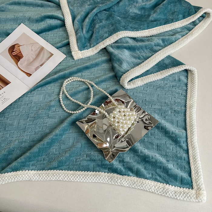 91家纺网 家纺一手货源 找家纺 小米笠 2023新款立体剪花牛奶绒毯 松霜绿