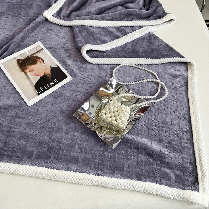 91家纺网 家纺一手货源 找家纺 小米笠 2023新款立体剪花牛奶绒毯 玄紫灰