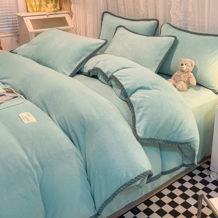 91家纺网 家纺一手货源 找家纺 欧冠 2023新款加厚牛奶绒纯色优雅四件套 优雅-慕蓝