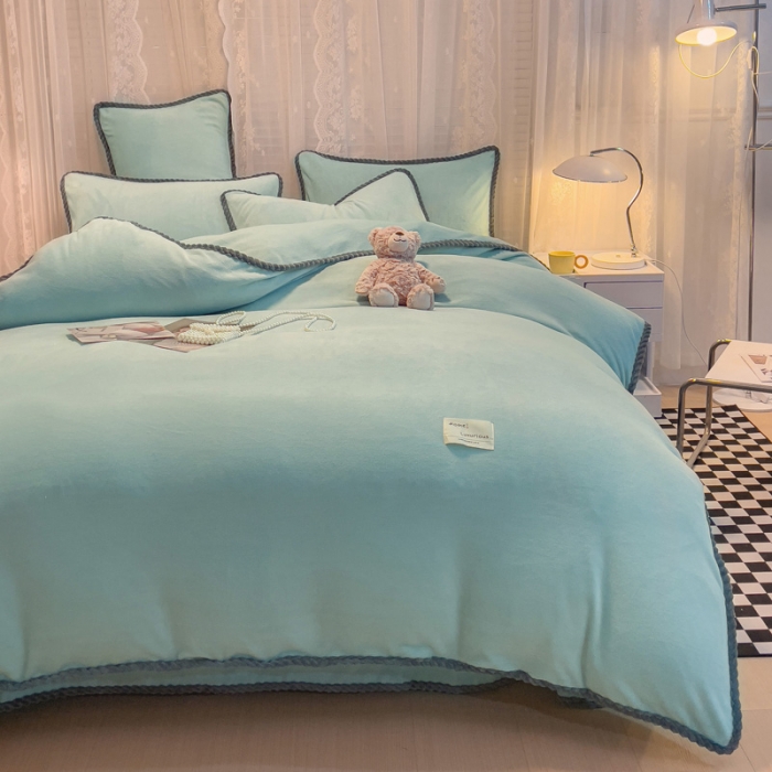 91家纺网 家纺一手货源 找家纺 欧冠 2023新款加厚牛奶绒纯色优雅四件套 优雅-慕蓝