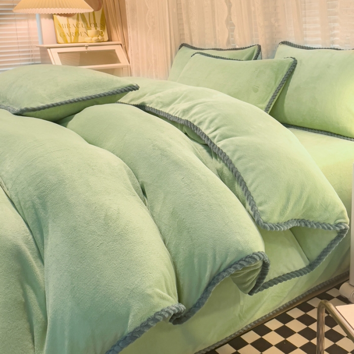 91家纺网 家纺一手货源 找家纺 欧冠 2023新款加厚牛奶绒纯色优雅四件套 优雅-牛油果