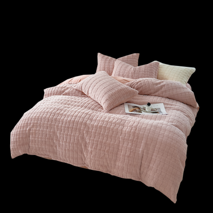 91家纺网 家纺一手货源 找家纺 （总）欧冠 2023秋冬320克兔兔绒四件套