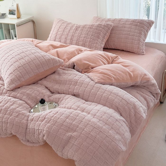 91家纺网 家纺一手货源 找家纺 （总）欧冠 2023秋冬320克兔兔绒四件套