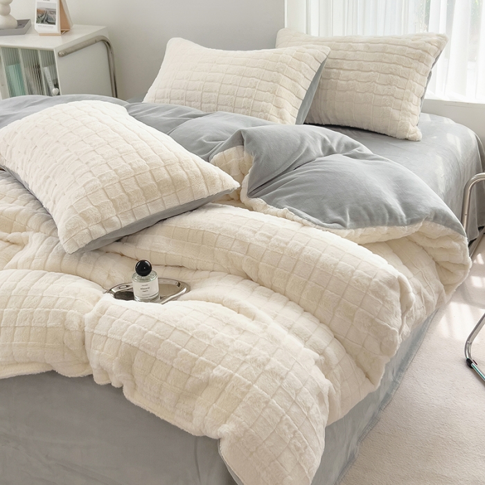 91家纺网 家纺一手货源 找家纺 欧冠 2023秋冬320克兔兔绒四件套 奶白灰