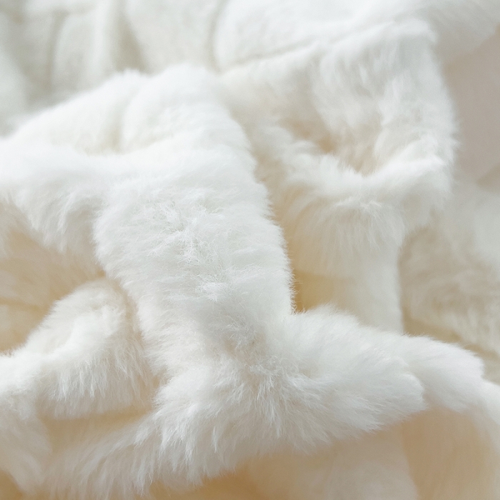 91家纺网 家纺一手货源 找家纺 欧冠 2023秋冬320克兔兔绒四件套 奶白灰