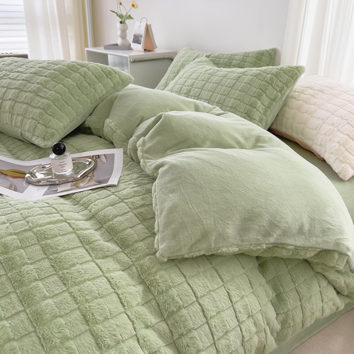 91家纺网 家纺一手货源 找家纺 欧冠 2023秋冬320克兔兔绒四件套 清新绿