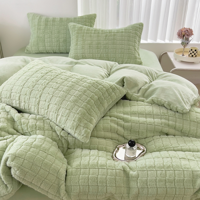 91家纺网 家纺一手货源 找家纺 欧冠 2023秋冬320克兔兔绒四件套 清新绿