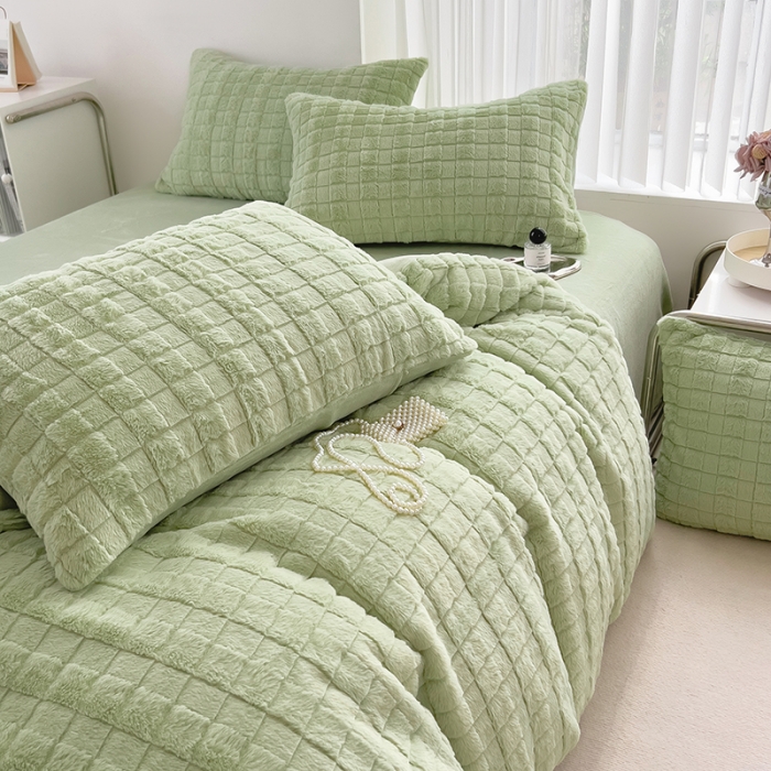 91家纺网 家纺一手货源 找家纺 欧冠 2023秋冬320克兔兔绒四件套 清新绿