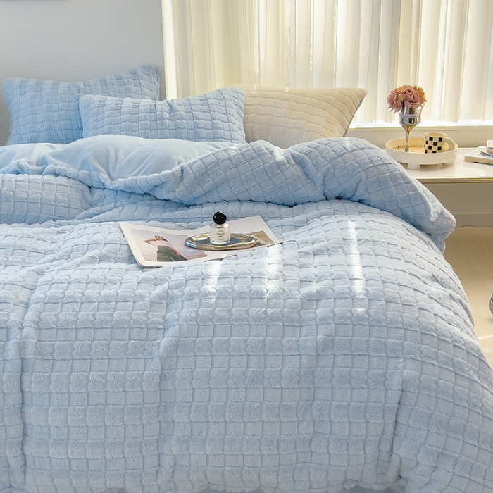 91家纺网 家纺一手货源 找家纺 欧冠 2023秋冬320克兔兔绒四件套 天空蓝