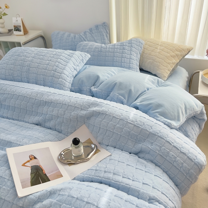 91家纺网 家纺一手货源 找家纺 欧冠 2023秋冬320克兔兔绒四件套 天空蓝