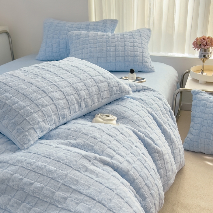 91家纺网 家纺一手货源 找家纺 欧冠 2023秋冬320克兔兔绒四件套 天空蓝