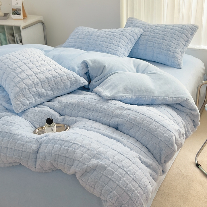 91家纺网 家纺一手货源 找家纺 欧冠 2023秋冬320克兔兔绒四件套 天空蓝