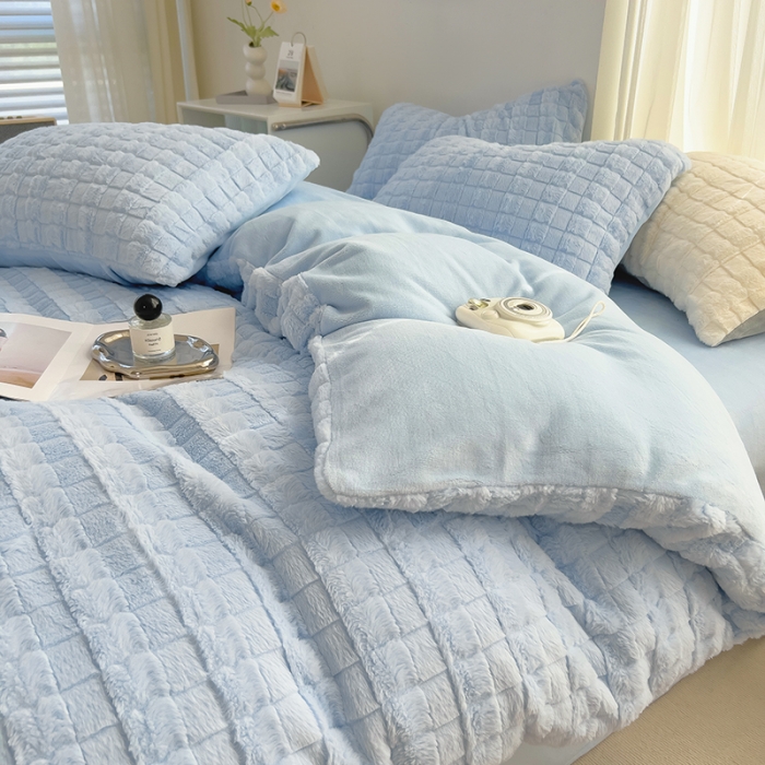 91家纺网 家纺一手货源 找家纺 欧冠 2023秋冬320克兔兔绒四件套 天空蓝