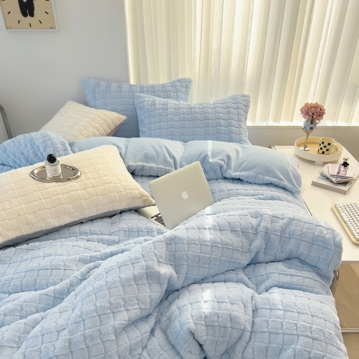 91家纺网 家纺一手货源 找家纺 欧冠 2023秋冬320克兔兔绒四件套 天空蓝