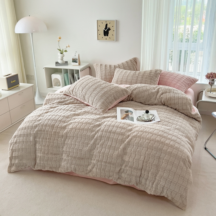 91家纺网 家纺一手货源 找家纺 欧冠 2023秋冬320克兔兔绒四件套 香槟棕