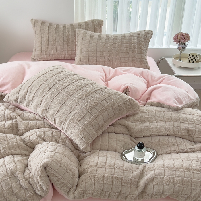 91家纺网 家纺一手货源 找家纺 欧冠 2023秋冬320克兔兔绒四件套 香槟棕