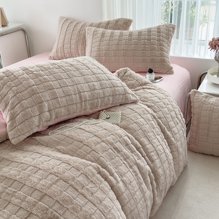 91家纺网 家纺一手货源 找家纺 欧冠 2023秋冬320克兔兔绒四件套 香槟棕