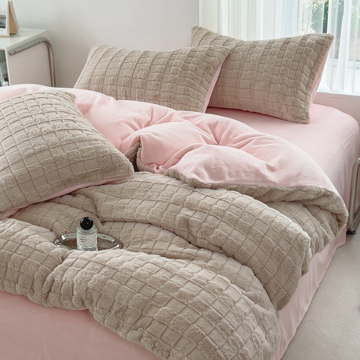 91家纺网 家纺一手货源 找家纺 欧冠 2023秋冬320克兔兔绒四件套 香槟棕